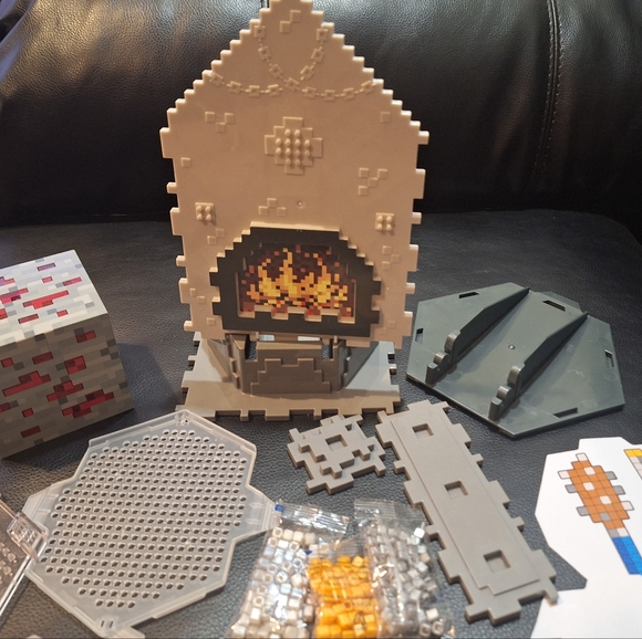 Random Building Toy Set 3d Qixels and Minecraft Light-Up Redstone Nightlight GUC - Picture 3 of 4